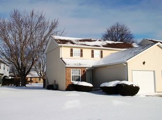 5 Augusta Dr, Bowling Green, OH 43402