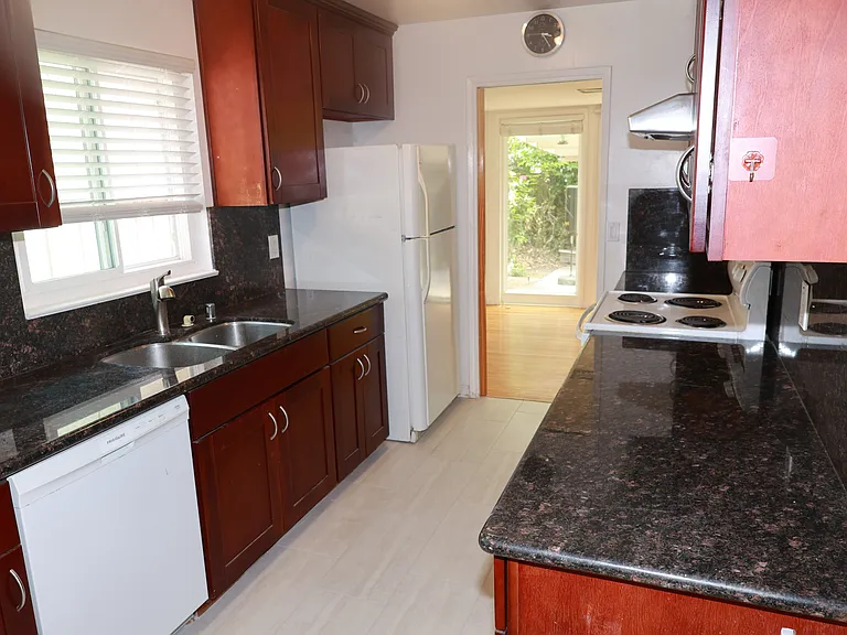 67 Muir Ave — Photo 7
