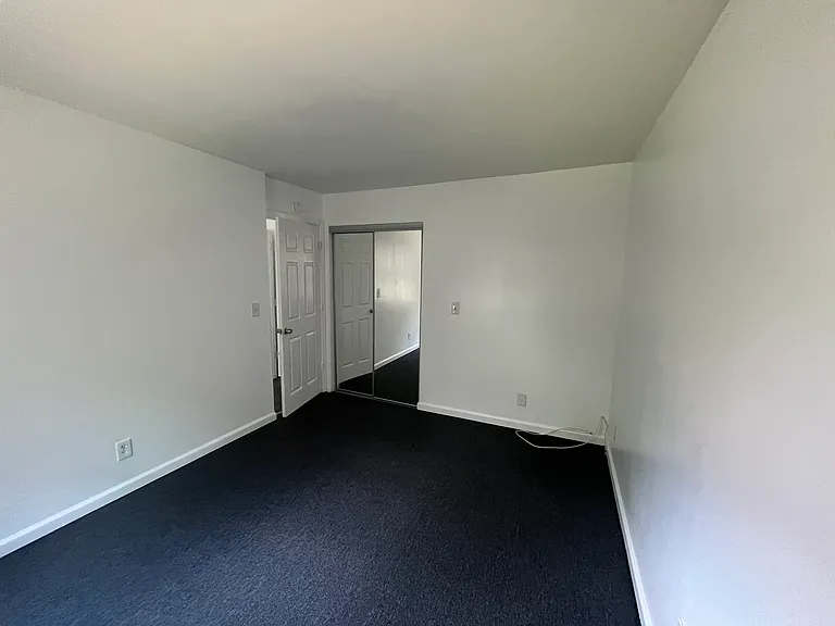 Greenoaks Apartments — Photo 4