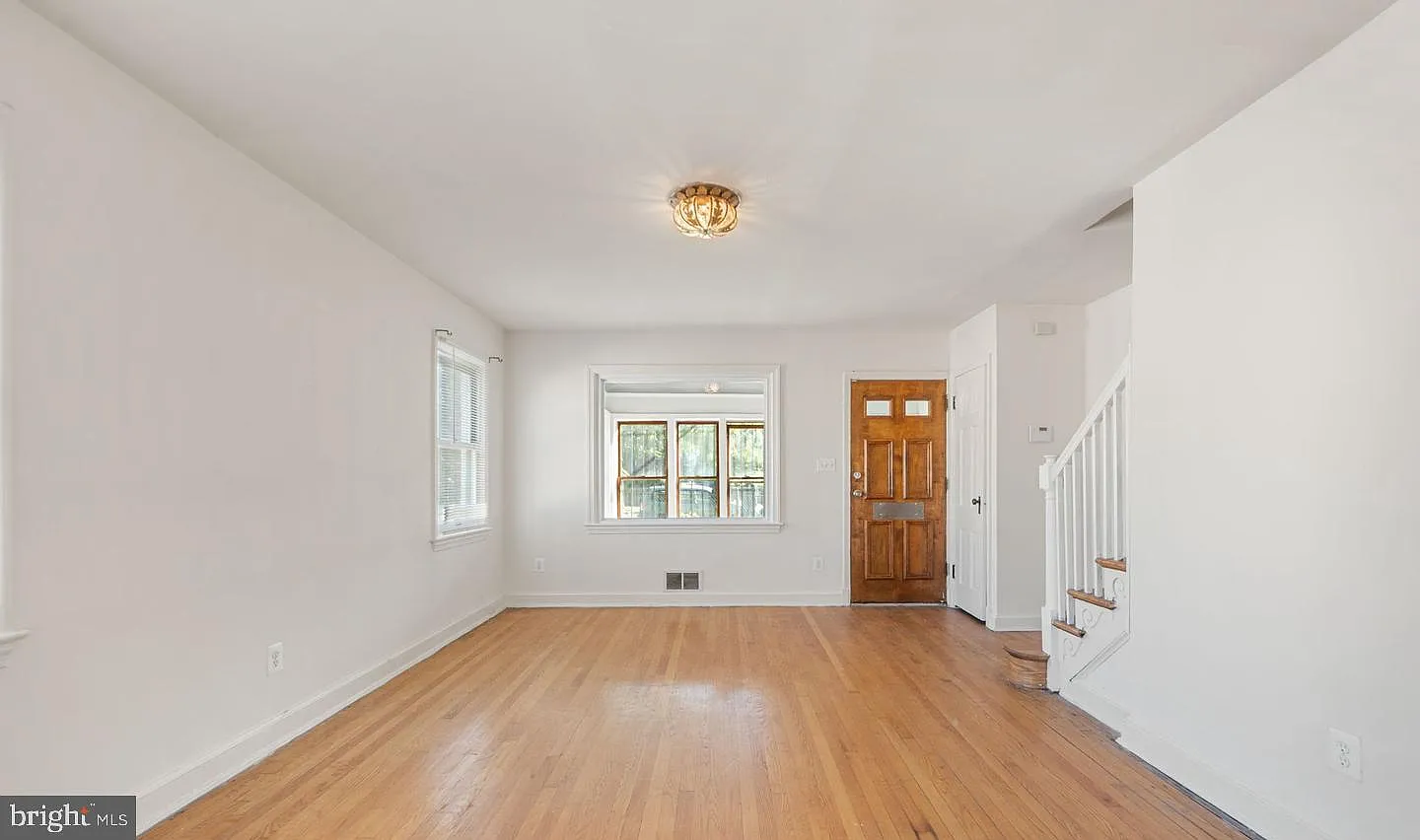3 bed, 1.5 bath, 1492 sqft, $6,210 — Photo 1
