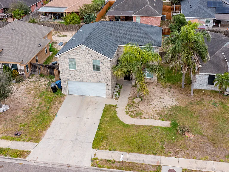 4416 Thunderbird Ave — Photo 3