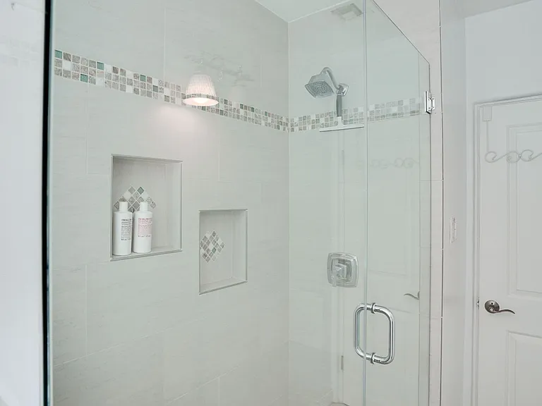 13360 Magnolia Blvd — Photo 41