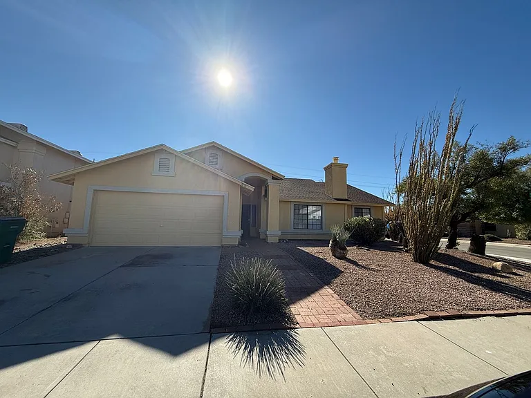 2791 W Redmond Dr — Photo 1