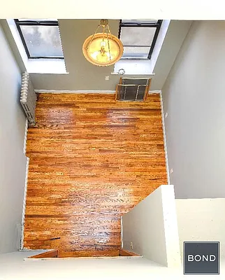 Rented by Bond New York | media 17