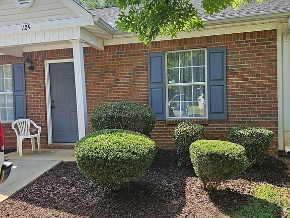 3rd image of 129 Crestland Dr