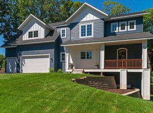 4928 Crestview Rd, Mound, MN 55364