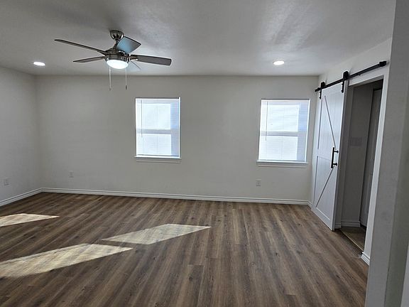 5th image of 1511 Wood St