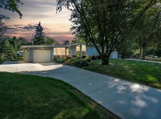 2315 Tanager Trl, Madison, WI 53711