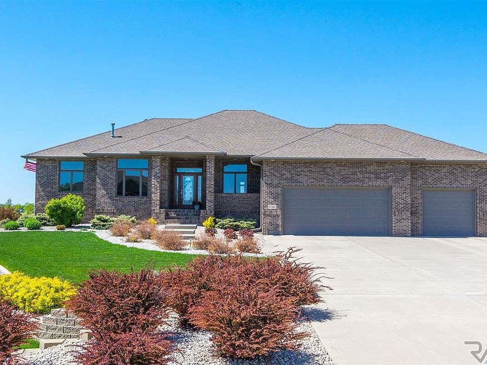 1st image of 27169 Fairway Pl