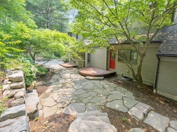 106 Great Plain Ave, Wellesley, MA 02482