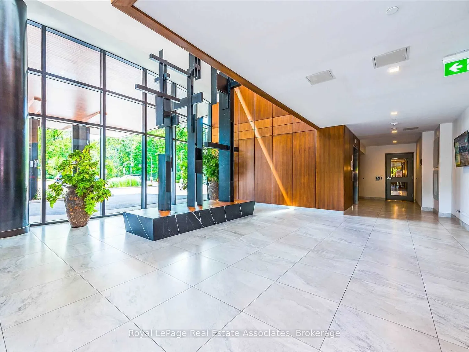 1 bed, $2,300 — Photo 4