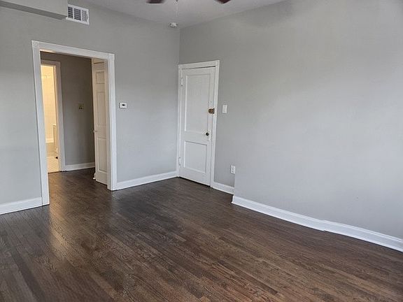 3rd image of 2316 W Byron St #2