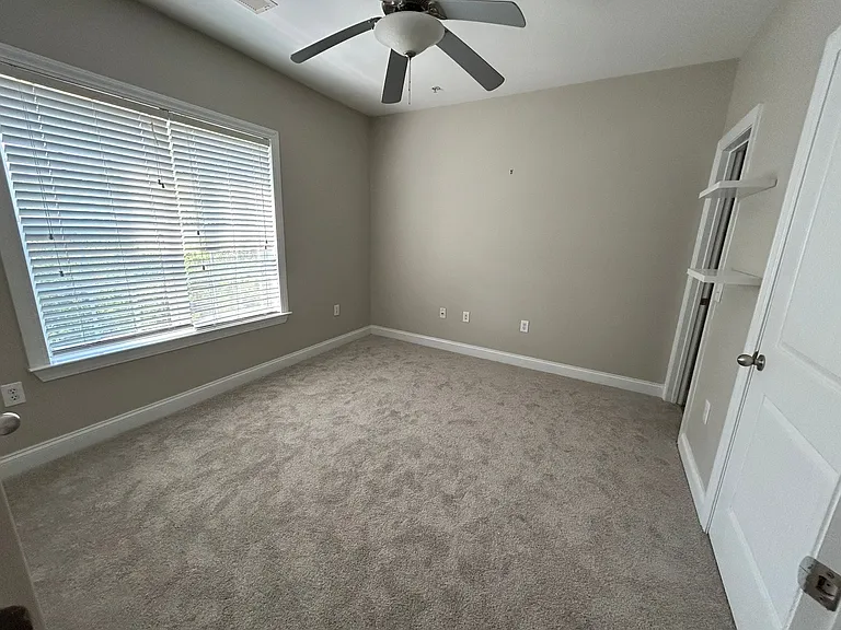 300 Gateway Dr — Photo 21