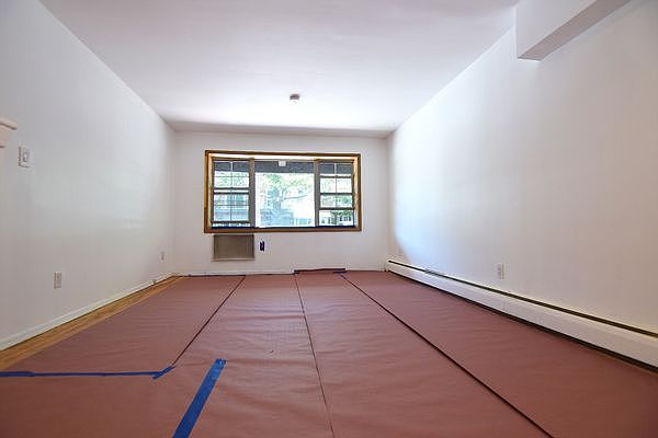 1st image of 942 E 83rd St #1