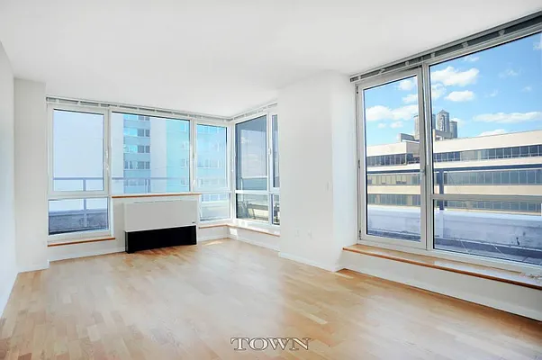 Rented by Town Residential | media 3