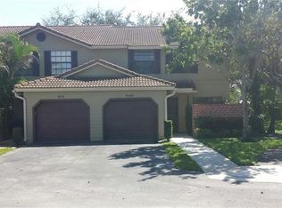 9149 Vineyard Lake Dr, Fort Lauderdale, FL 33324