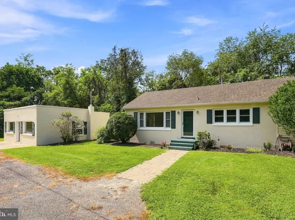 531 Richmond Rd, Castleton, VA 22716