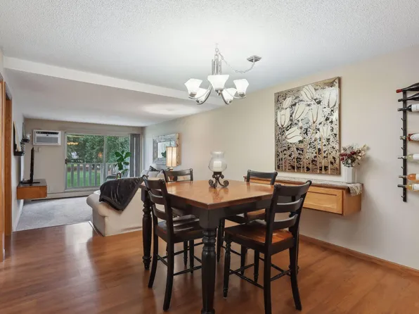 1601 N Innsbruck Dr #215NE, Minneapolis, MN 55432