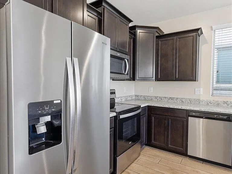 7119 W Golden Ln — Photo 40