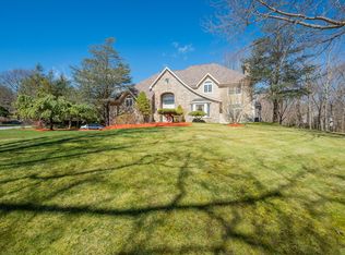 5 Pheasant Dr, East Greenwich, RI 02818