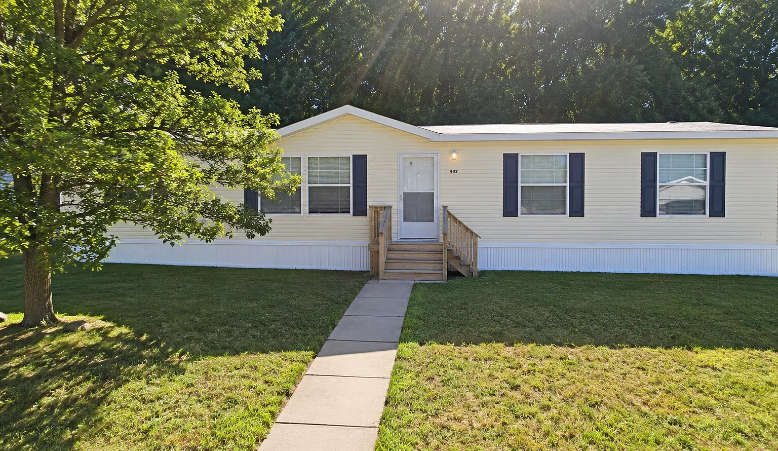 4 bed, 1904 sqft, $1,499 — Photo 1