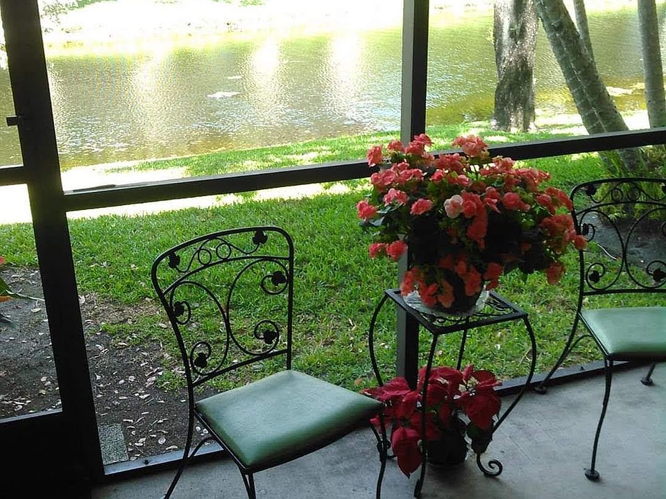 Screened in Patio