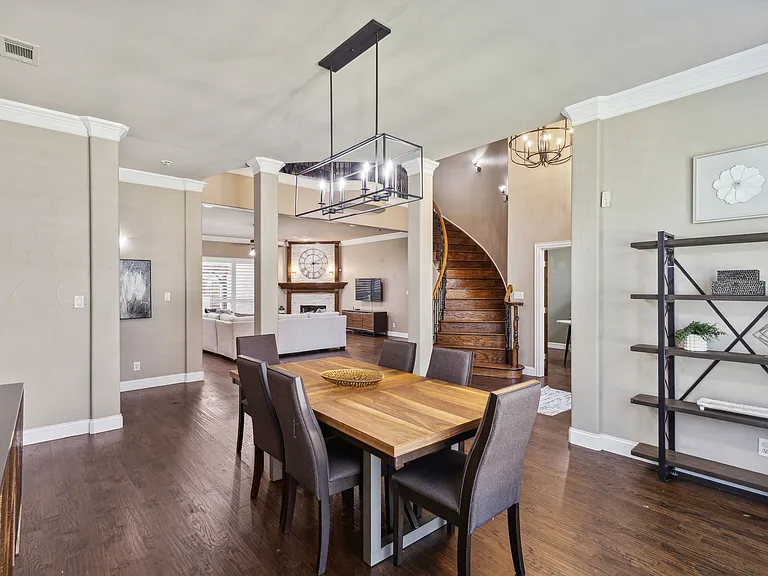 2304 Miller Ct — Photo 10