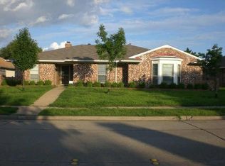 218 Kingsbridge Dr, Garland, TX 75040