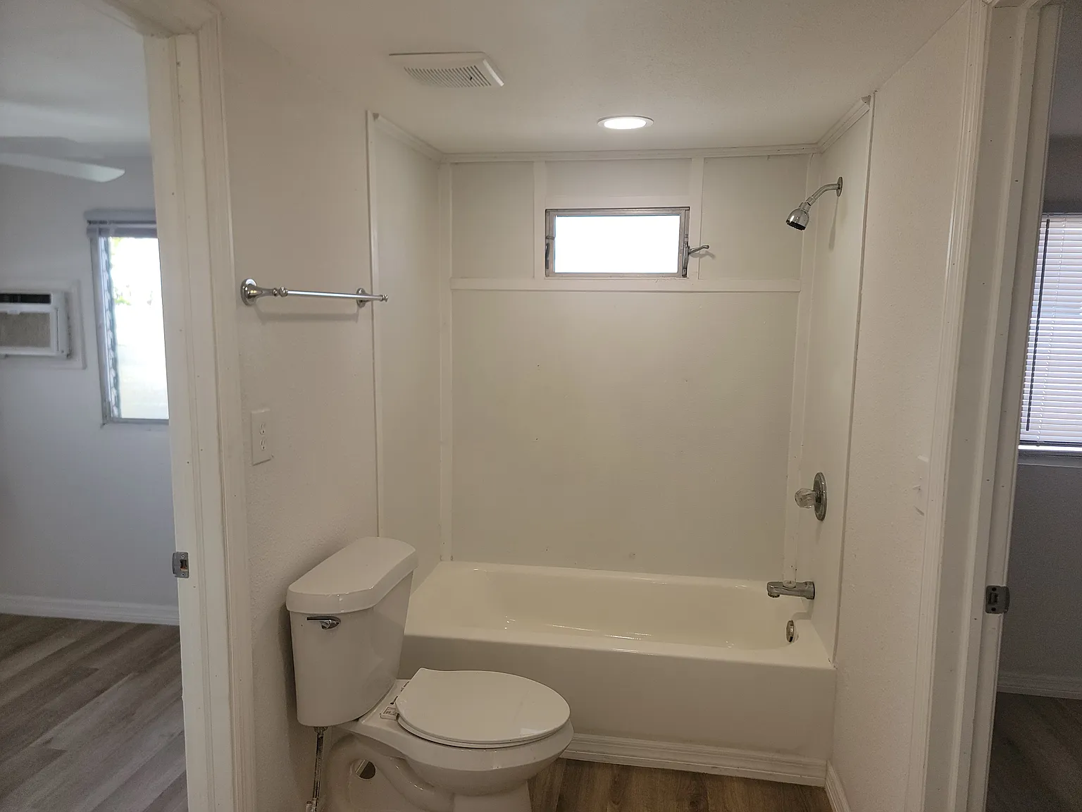 2 bed, 888 sqft, $1,295 — Photo 4