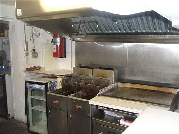 5th image of 4715 N 40th St