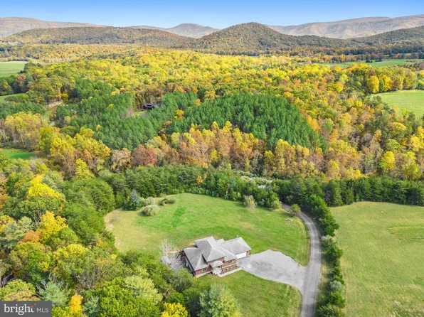 90 Ridge Brook Ln, Bentonville, VA 22610