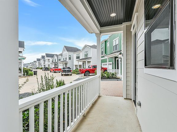 2nd image of 1114 Pearlwood Dr