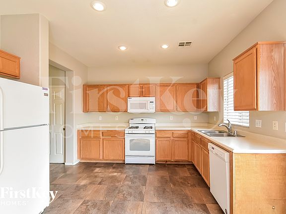 4th image of 5316 Adorato Dr