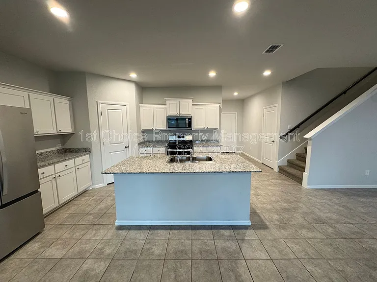 7948 Oaktown Dr — Photo 9