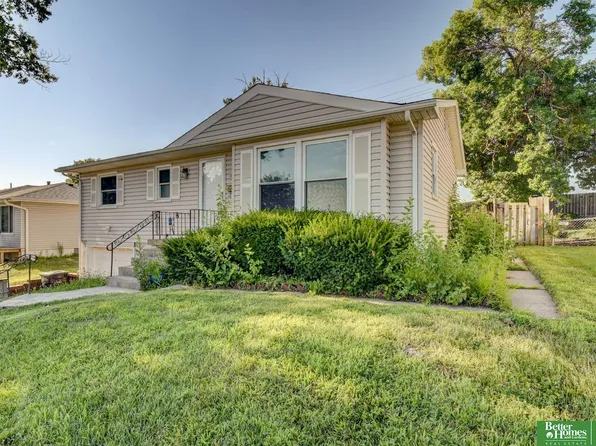 13953 Weir St, Omaha, NE 68137