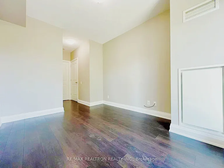 83 Redpath Ave #204 — Photo 20