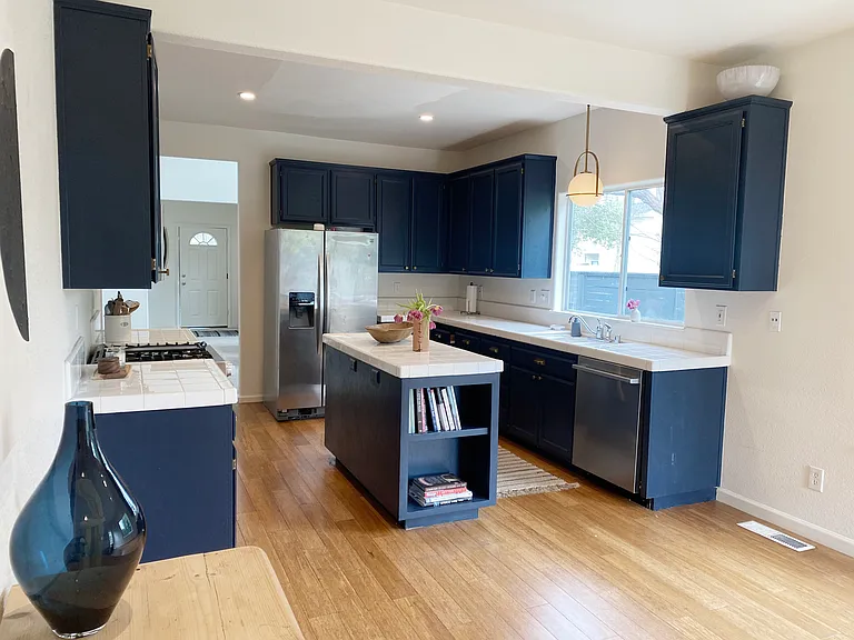 301 Caspian Ct — Photo 5