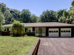 126 Pembroke Dr, East Hampton, NY 11937