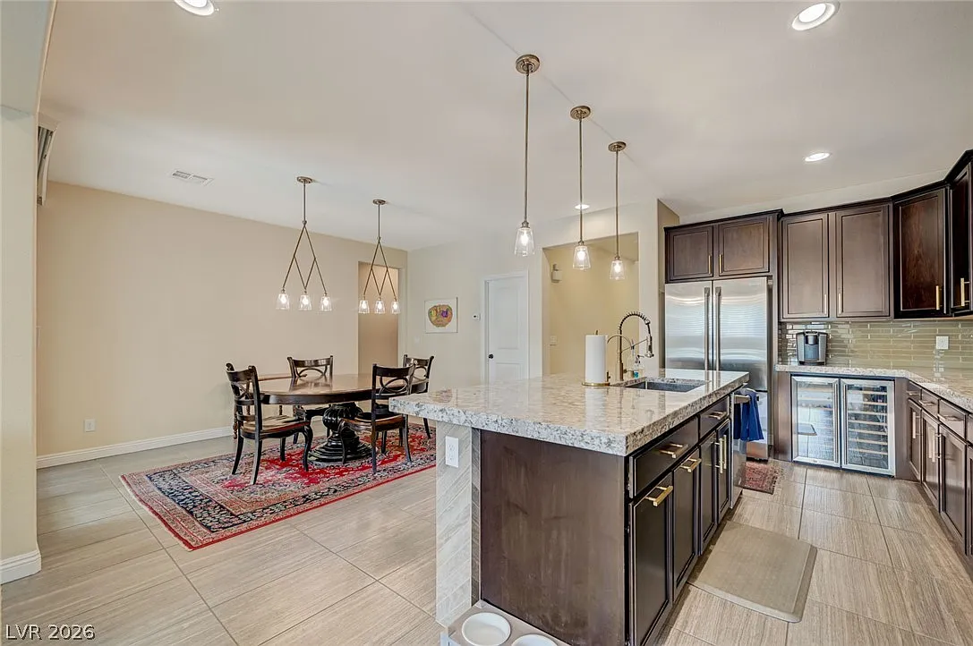 4 bed, 3.5 bath, 2519 sqft, $5,600 — Photo 4