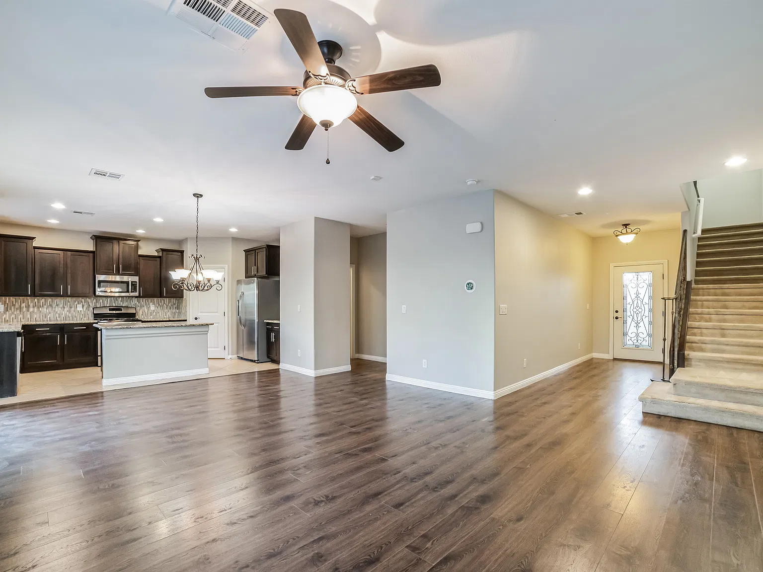 4 bed, 2.5 bath, 2289 sqft, $2,450 — Photo 4