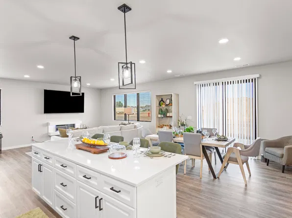 Paradise Valley Townhomes & Apartments