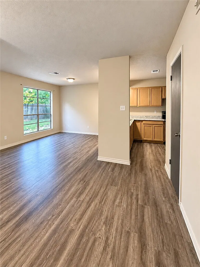2 bed, 2.5 bath, 1196 sqft, $1,500 — Photo 4
