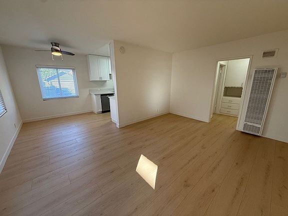 2nd image of 459 Orange Ave #8