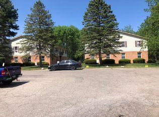 12 Cottage Row, Marinette, WI 54143