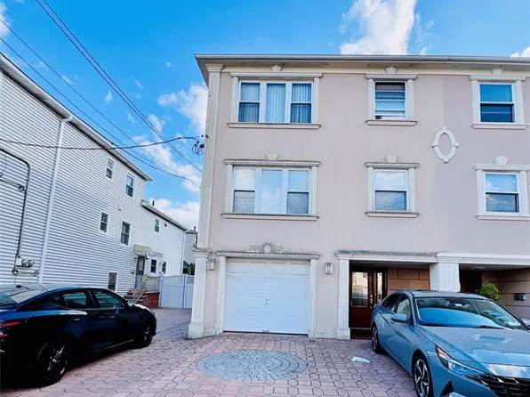 208-18 15th Road image 2 of 3