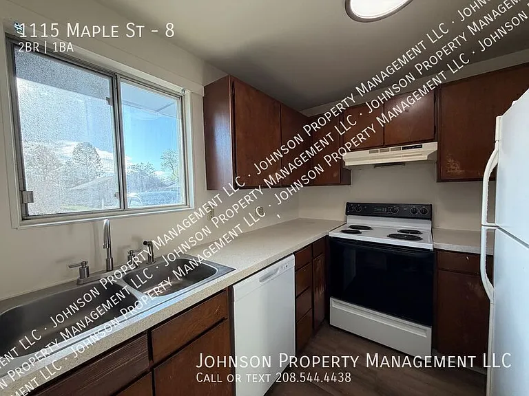 1115 S Maple St #8 — Photo 2