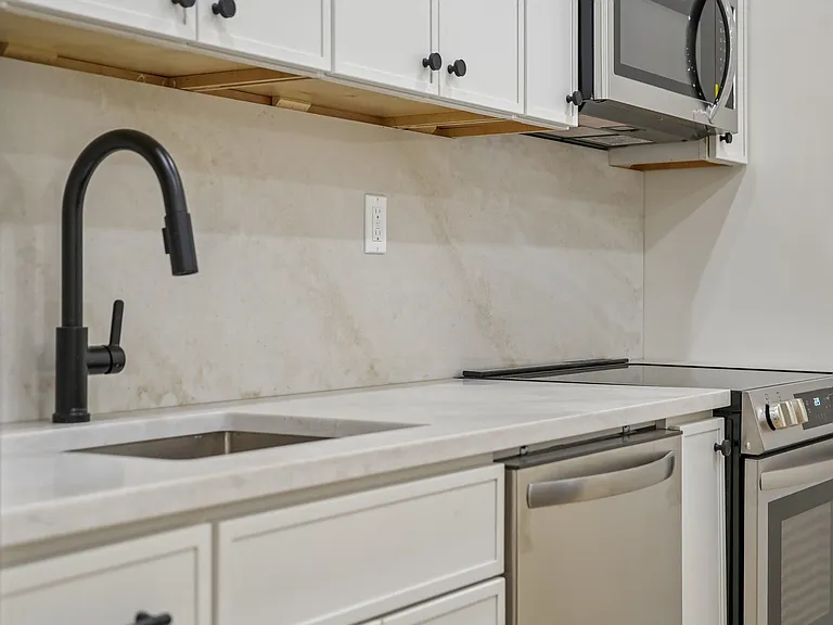 62.5 Oak St #2 — Photo 7