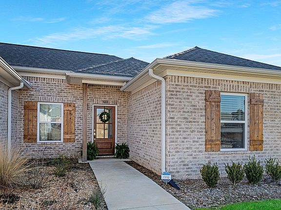 2nd image of 3004 Blackbriar Dr