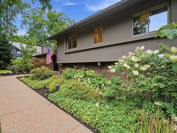 5th image of 2936 Saddleback Dr