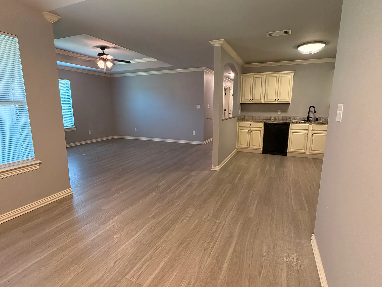 3 bed, 1320 sqft, $1,550 — Photo 3